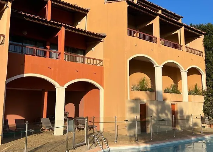 Appartement Vue Sur Mer, Piscine, Garage Prive